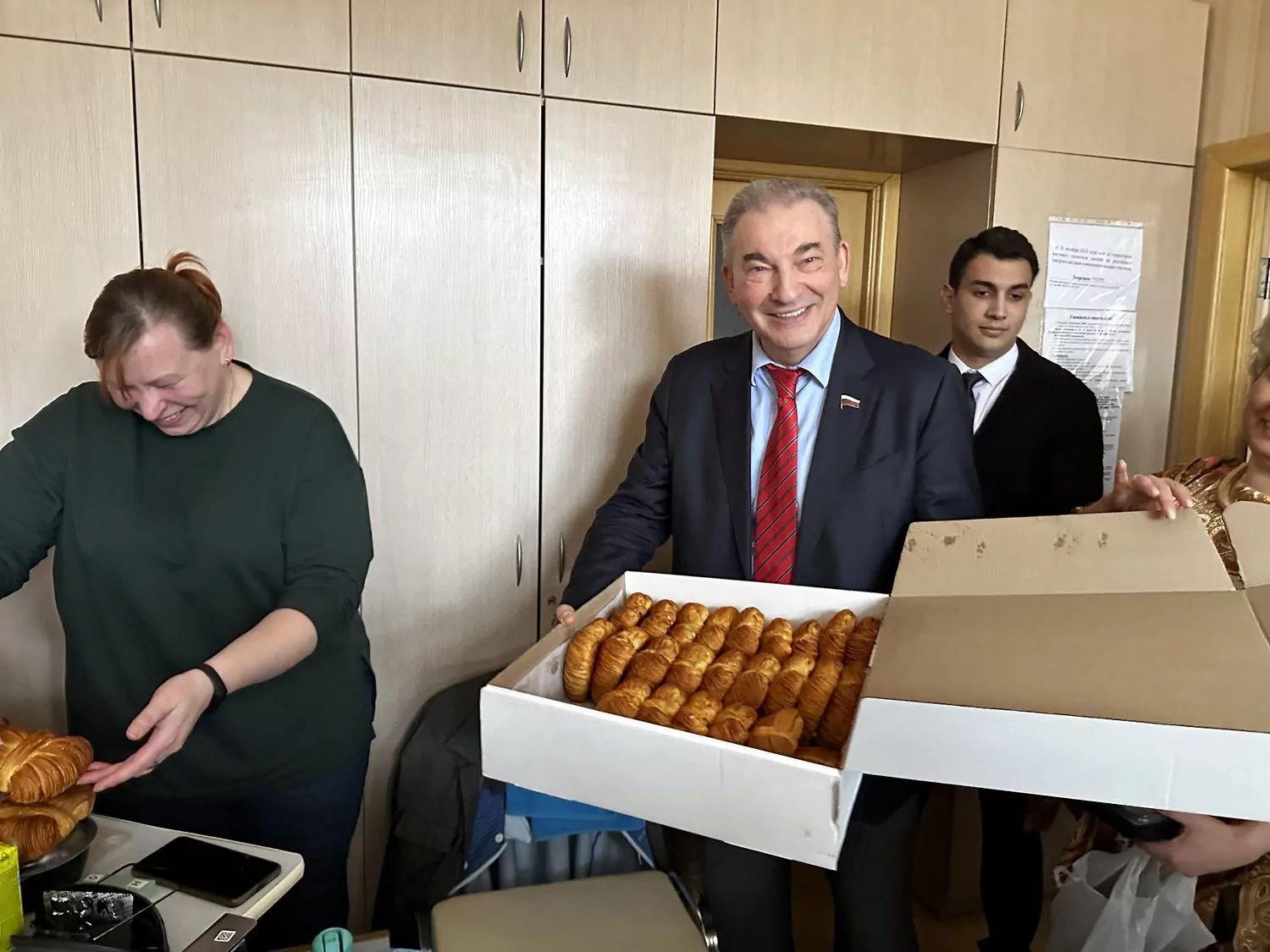 Депутат Государственной думы Владислав Третьяк поддержал бойцов СВО в больнице в Сокольниках, фото