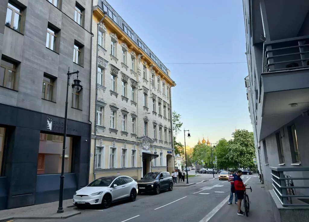 Арбатская &mdash; Смоленская: тишь да гладь &laquo;межарбатья&raquo;  фото