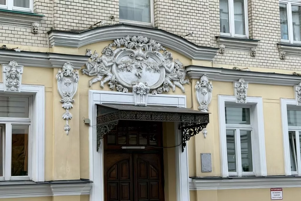 Арбатская &mdash; Смоленская: тишь да гладь &laquo;межарбатья&raquo;  фото
