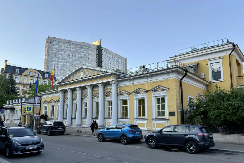 Арбатская &mdash; Смоленская: тишь да гладь &laquo;межарбатья&raquo;  фото