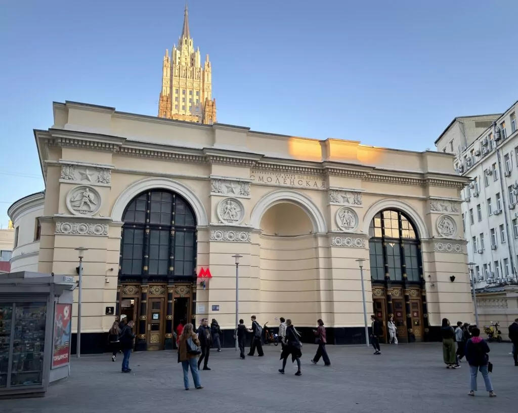 Арбатская &mdash; Смоленская: тишь да гладь &laquo;межарбатья&raquo;  фото