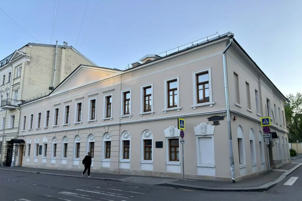 Арбатская &mdash; Смоленская: тишь да гладь &laquo;межарбатья&raquo;  фото