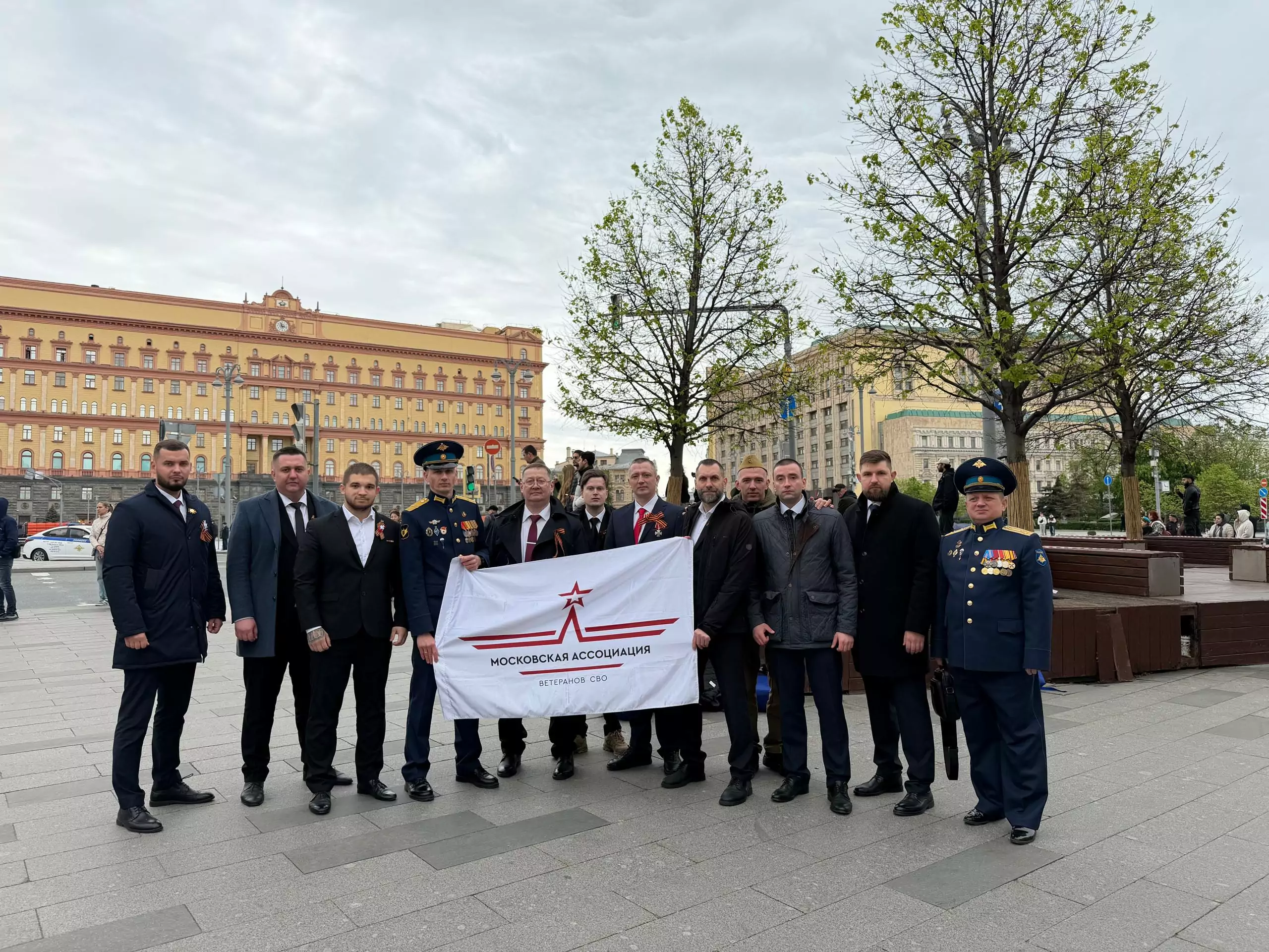 Двадцать участников Московской ассоциации ветеранов СВО стали гостями парада Победы на Красной площади, фото
