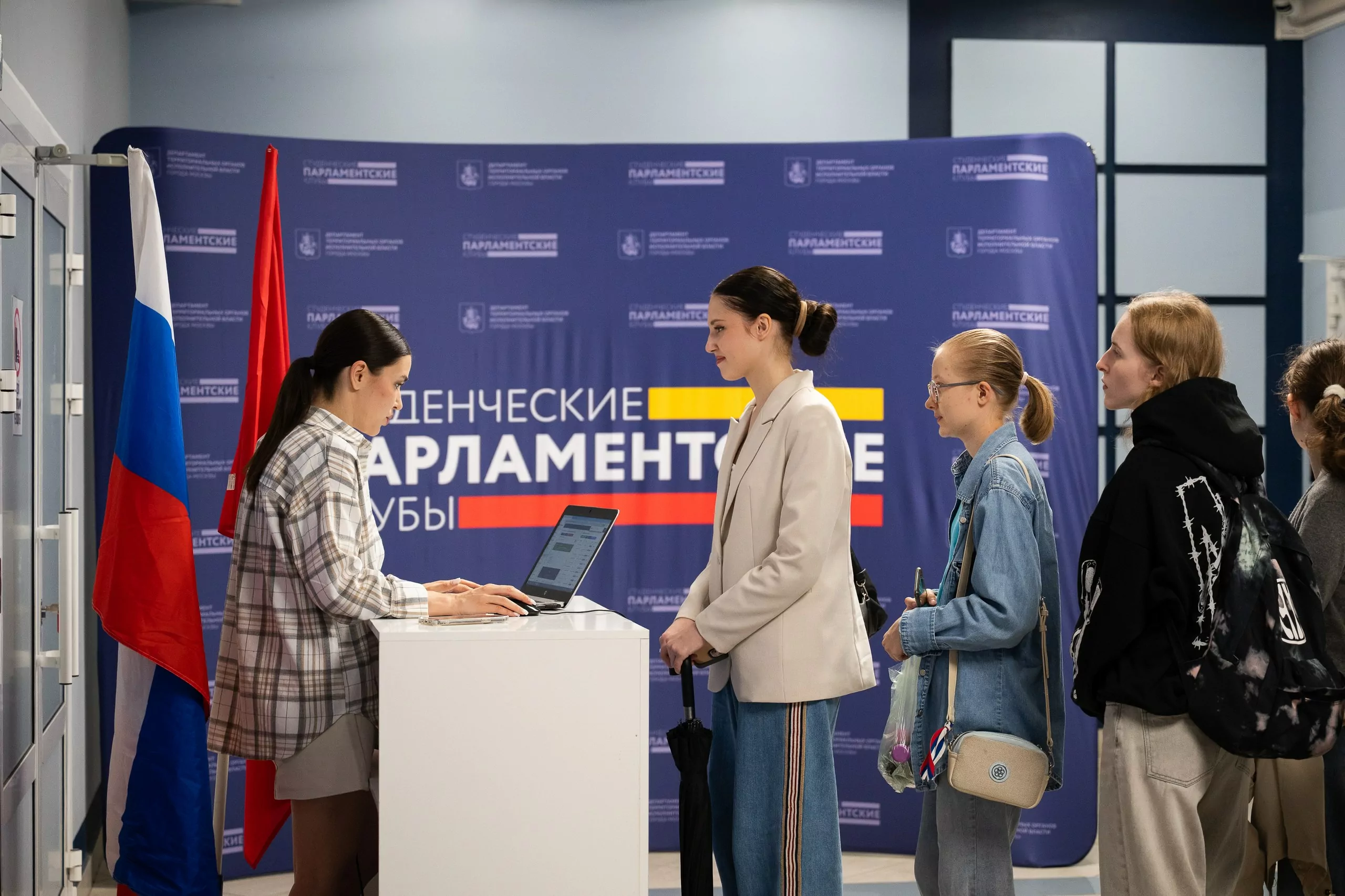 Цикл встреч «Ближе к ИСПМ» продолжается: стипендиаты Москвы поговорили с участником СВО о долге и мужестве, фото